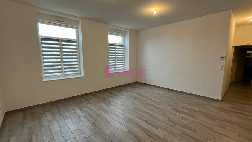 50356676b - Attribut alt par défaut.