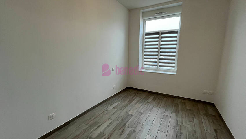 50356676e - Attribut alt par défaut.