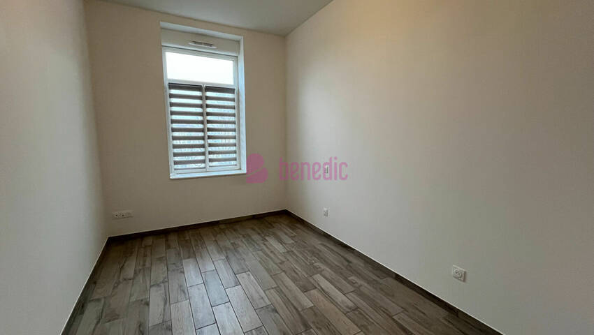 50356676f - Attribut alt par défaut.