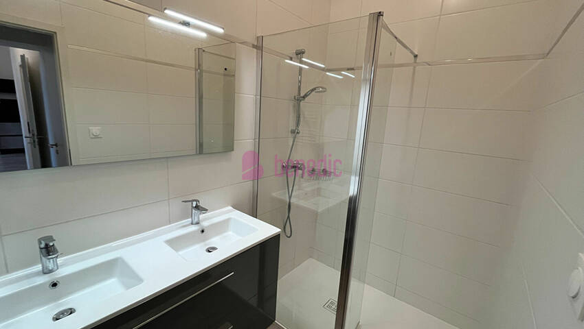 50356676g - Attribut alt par défaut.