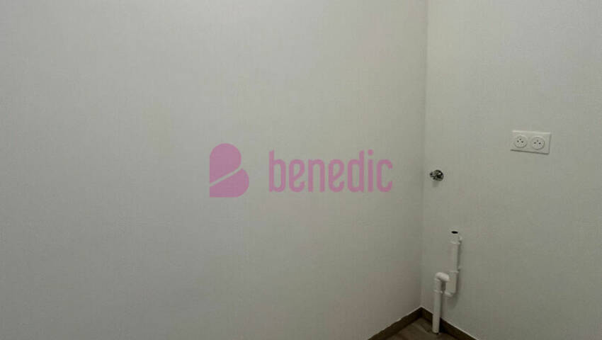 50356676h - Attribut alt par défaut.