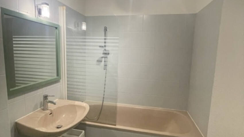 50504126j - Attribut alt par défaut.