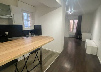 50504126c - Attribut alt par défaut.