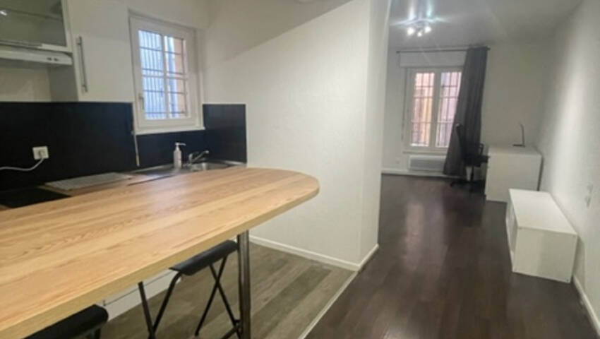 50504126c - Attribut alt par défaut.