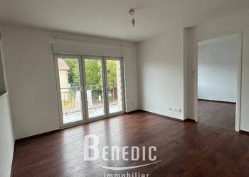 50481367b - Attribut alt par défaut.