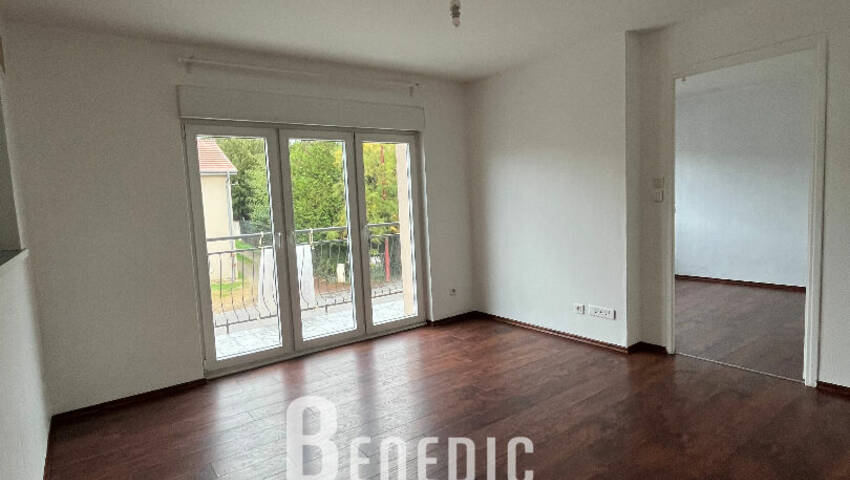 50481367b - Attribut alt par défaut.