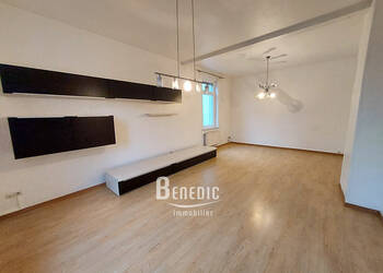 50627077b - Attribut alt par défaut.