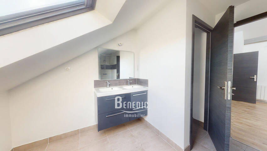 32972104n - Attribut alt par défaut.