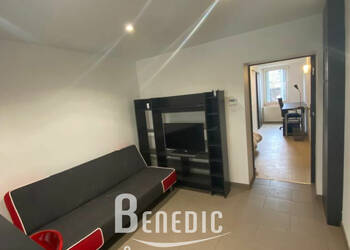 49128734b - Attribut alt par défaut.