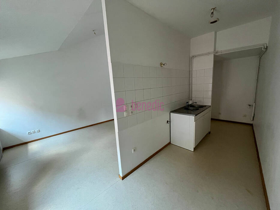 46491883b - Attribut alt par défaut.