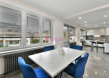 51007446b - Attribut alt par défaut.