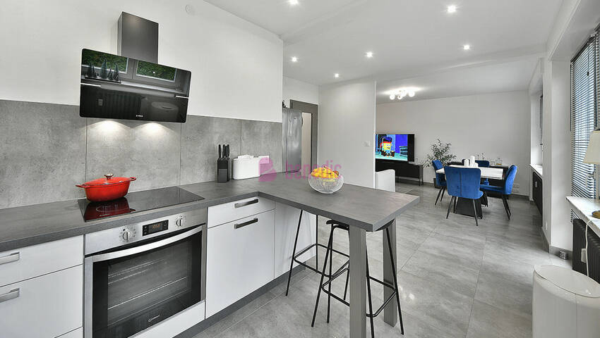 51007446c - Attribut alt par défaut.