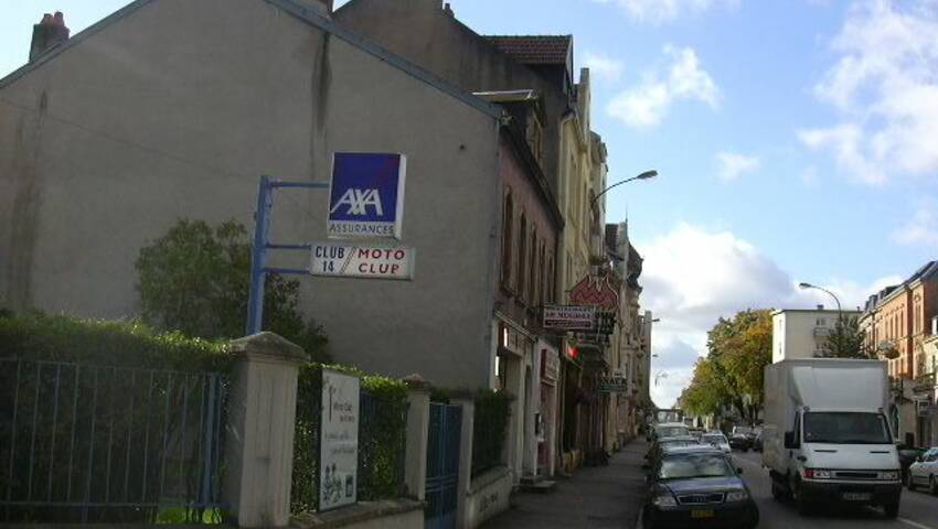 4255896d - Attribut alt par défaut.