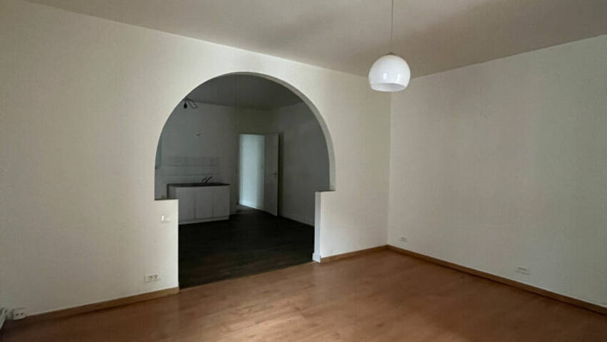 4255896a - Attribut alt par défaut.