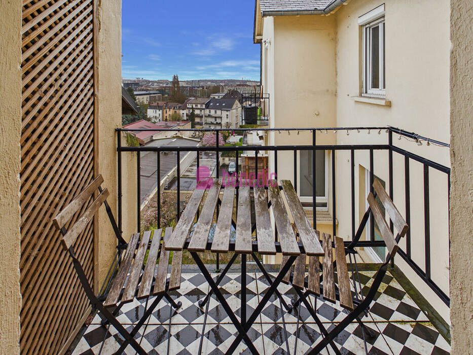 51331551c - Attribut alt par défaut.