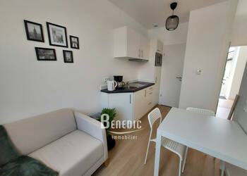 51426297c - Attribut alt par défaut.