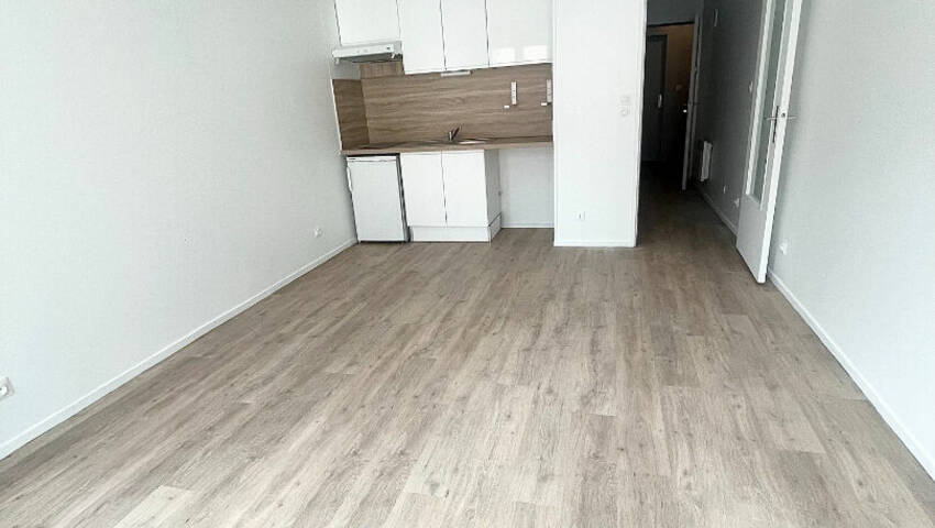 29192391b - Attribut alt par défaut.