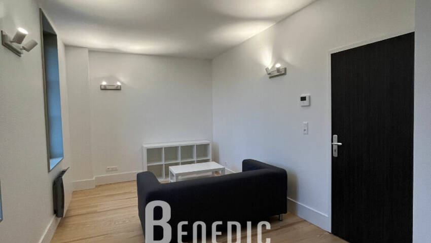 51512563a - Attribut alt par défaut.