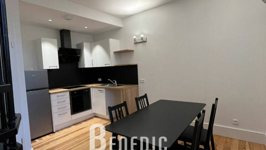 51512563c - Attribut alt par défaut.