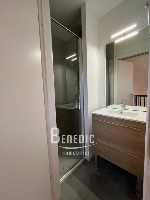 51512563e - Attribut alt par défaut.