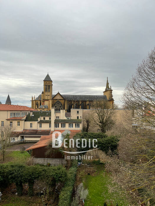 51512563f - Attribut alt par défaut.