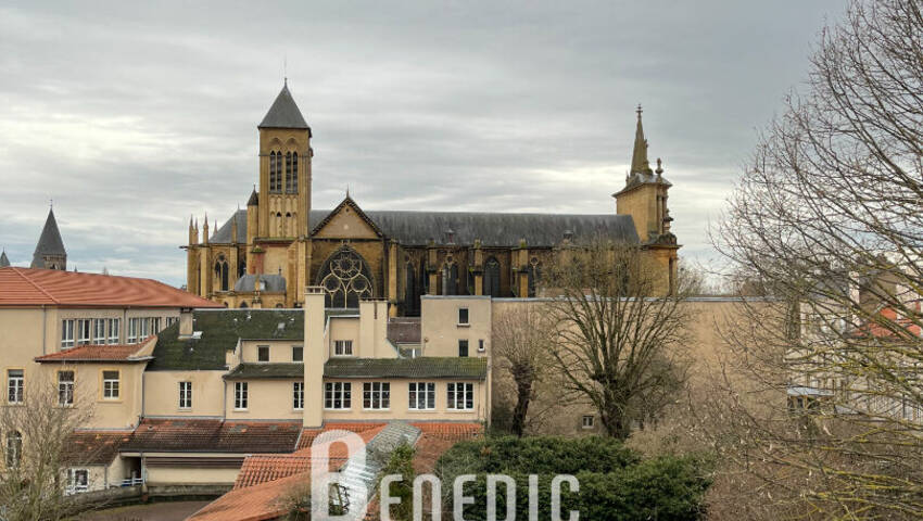 51512563f - Attribut alt par défaut.