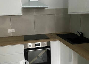 51661218b - Attribut alt par défaut.