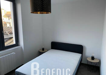 51661218c - Attribut alt par défaut.