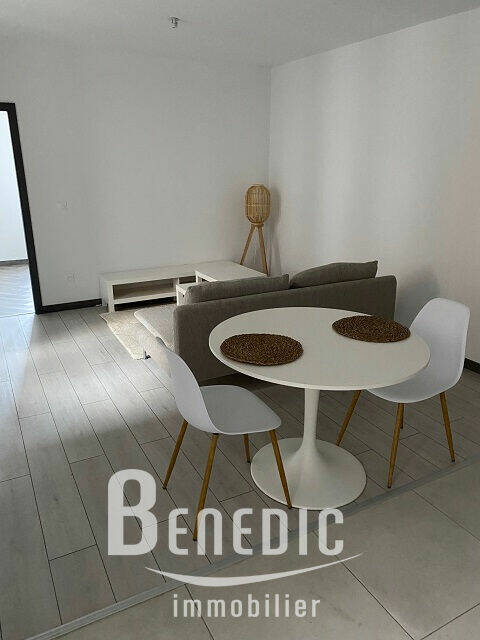 51661218d - Attribut alt par défaut.