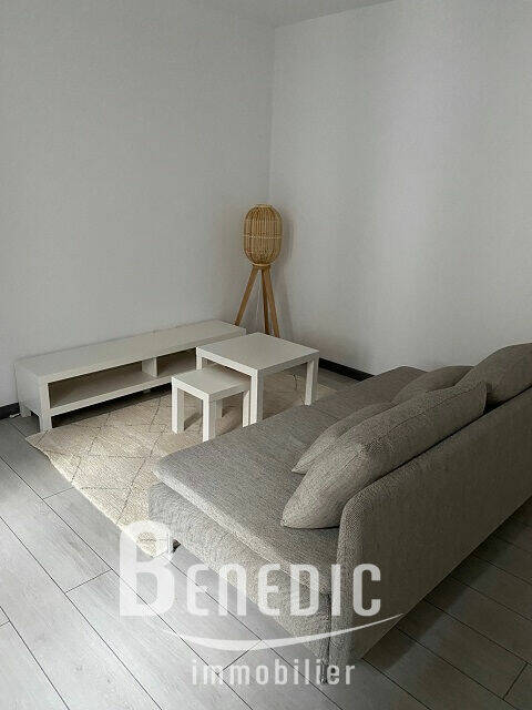 51661218e - Attribut alt par défaut.