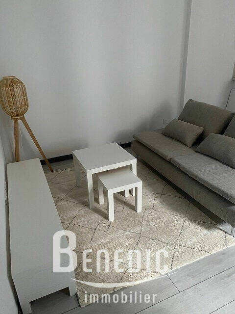 51661218f - Attribut alt par défaut.