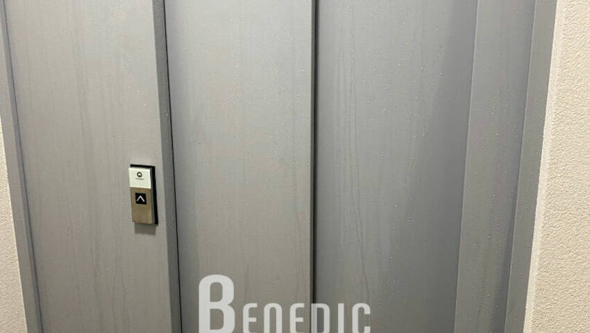 51661218l - Attribut alt par défaut.