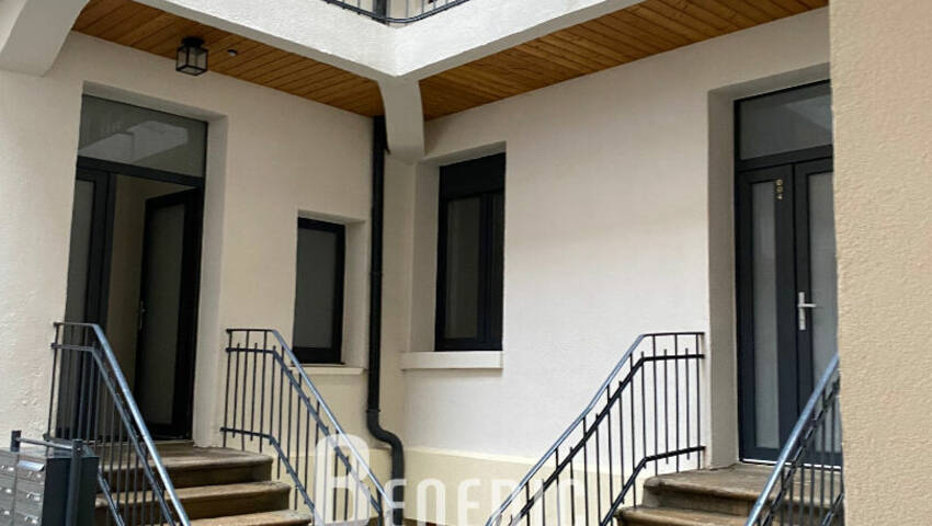 51661218m - Attribut alt par défaut.