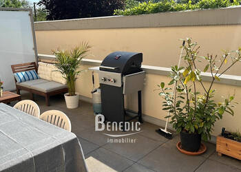 52142202b - Attribut alt par défaut.