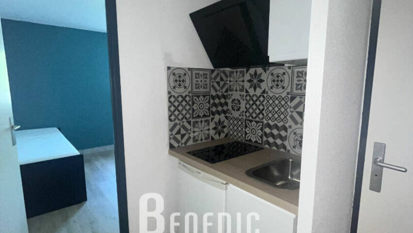 51547108a - Attribut alt par défaut.