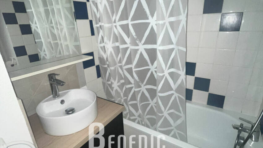 51547108f - Attribut alt par défaut.