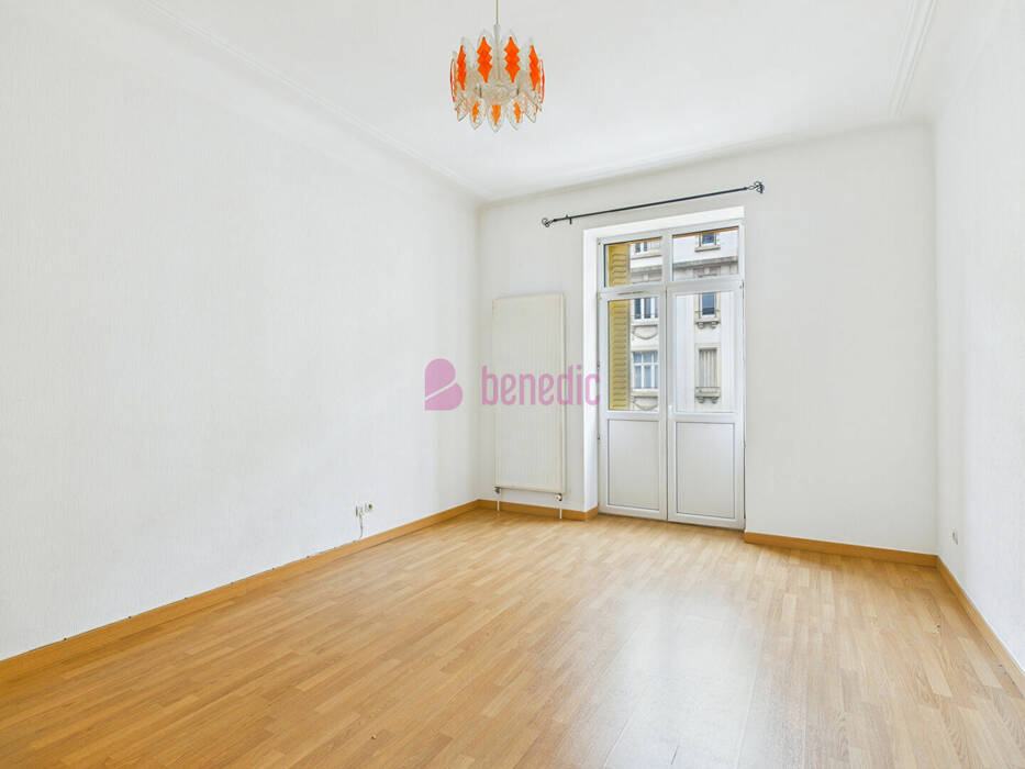 4254844e - Attribut alt par défaut.