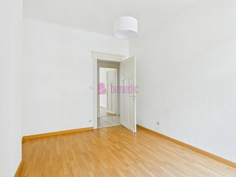 4254844h - Attribut alt par défaut.