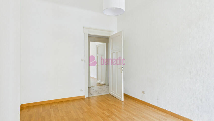 4254844h - Attribut alt par défaut.