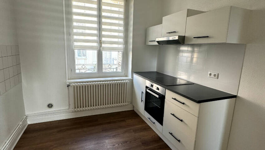 49339855b - Attribut alt par défaut.