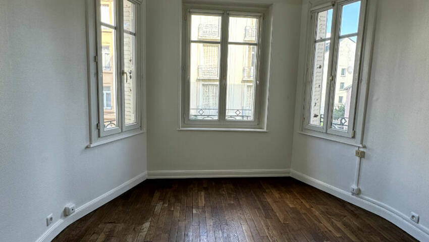 49339855c - Attribut alt par défaut.