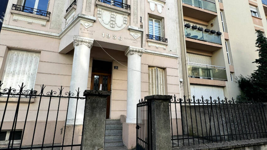 49339855a - Attribut alt par défaut.