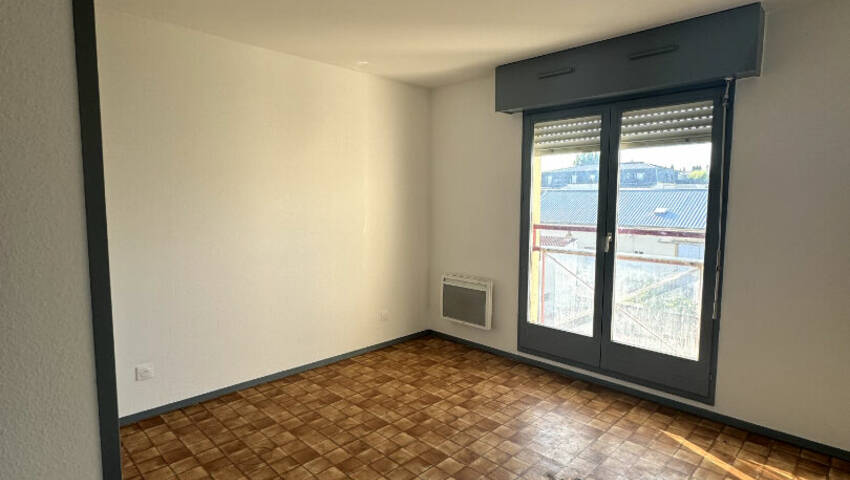 12131719b - Attribut alt par défaut.