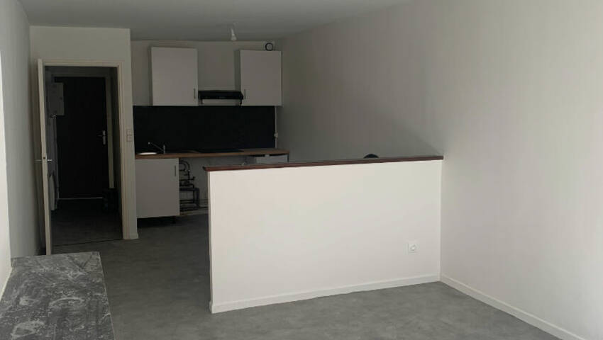 4255978b - Attribut alt par défaut.