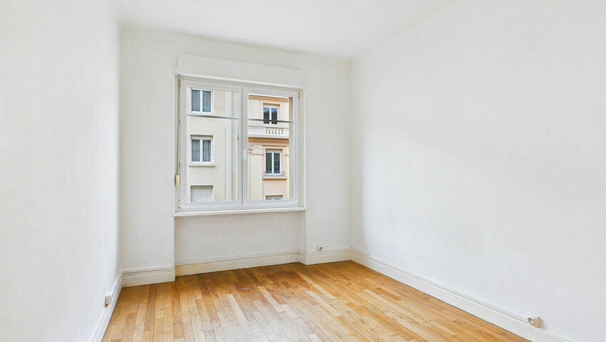 52778315c - Attribut alt par défaut.