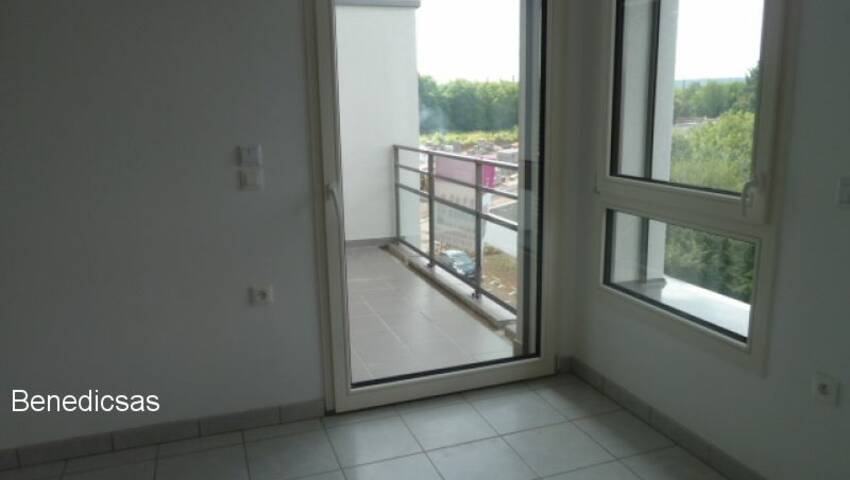 8407031d - Attribut alt par défaut.