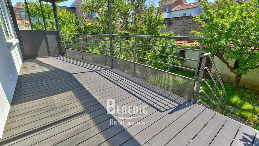 52603625c - Attribut alt par défaut.