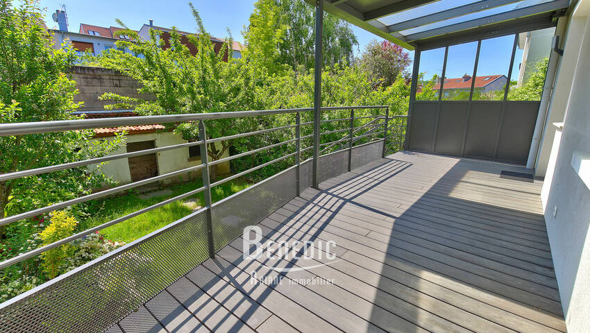 52603625d - Attribut alt par défaut.