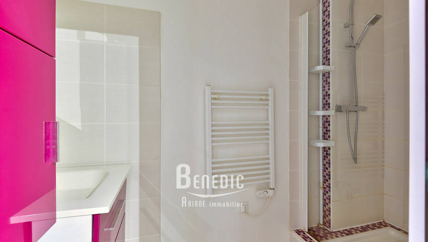 52603625m - Attribut alt par défaut.