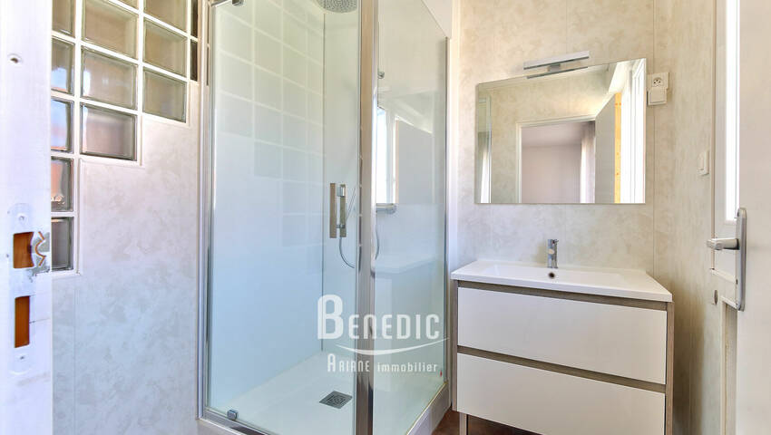 52603625q - Attribut alt par défaut.